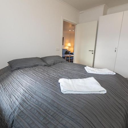 Central Apartment With Two Bedrooms And Balcony- Strandgata 9 Akureyri Buitenkant foto